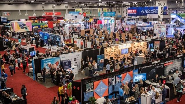 Maximizing Your Trade Show Presence with Stunning Displays